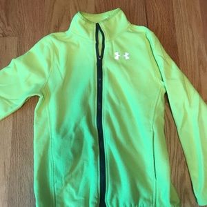 Under armour girls sweatshirt.